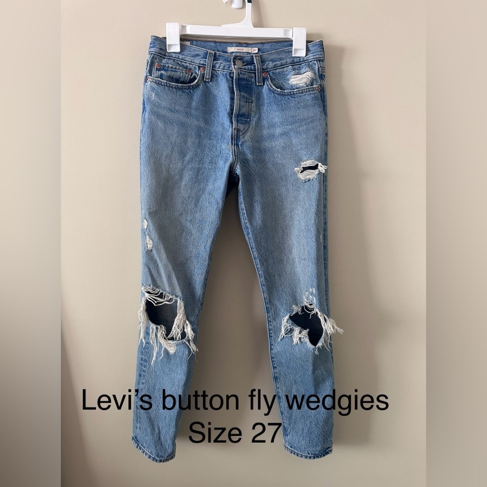 Levi Jeans Wedgie from Urban Outfitters Size 27